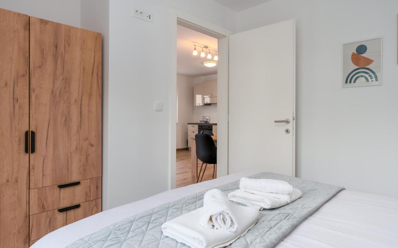 Number One Apartments Vir Eksteriør billede